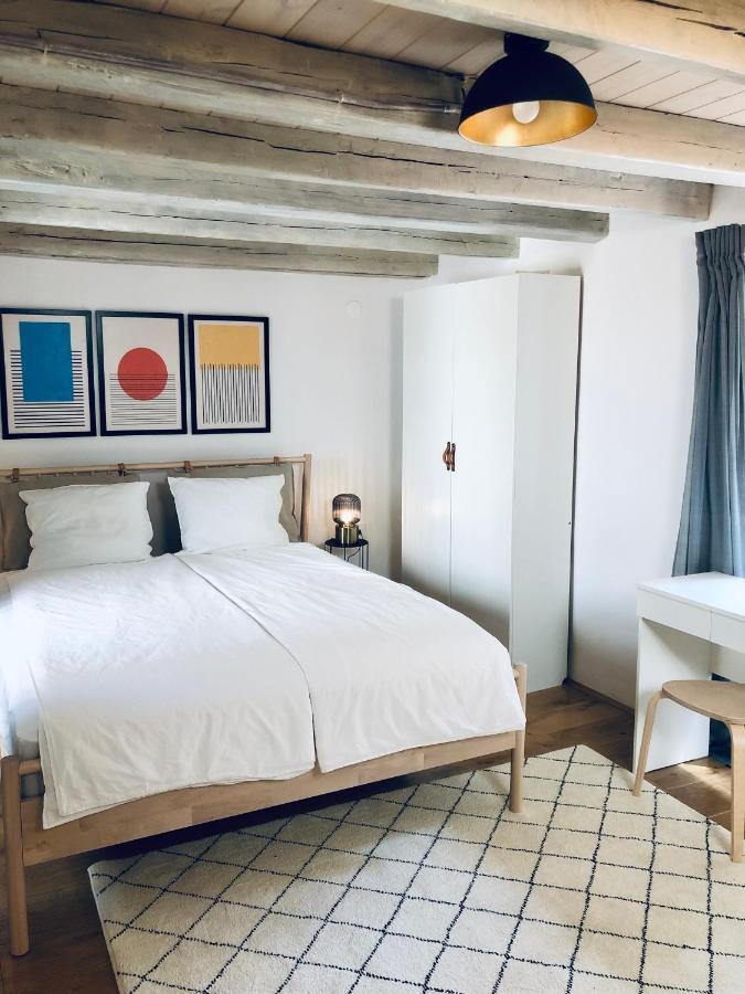 Seayou!***Charming 1-Bedroom Rental Unit In The Old City Center Of Cres Exterior photo