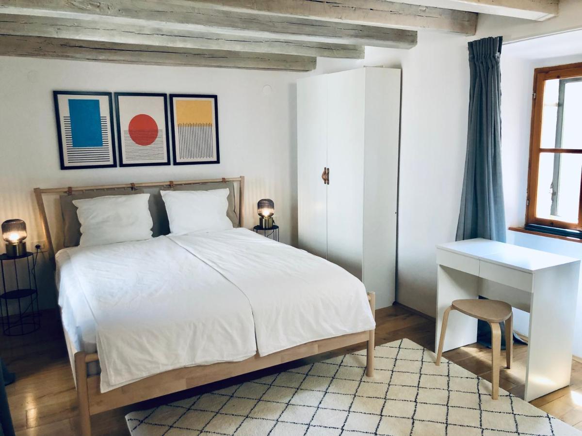 Seayou!***Charming 1-Bedroom Rental Unit In The Old City Center Of Cres Exterior photo